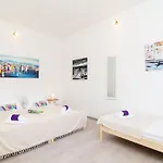Amabilis - One Bedroom With Terrace And View