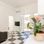 Amabilis - One Bedroom With Terrace And View
