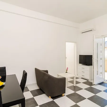 Апартаменты Amabilis - One Bedroom With Terrace And View *