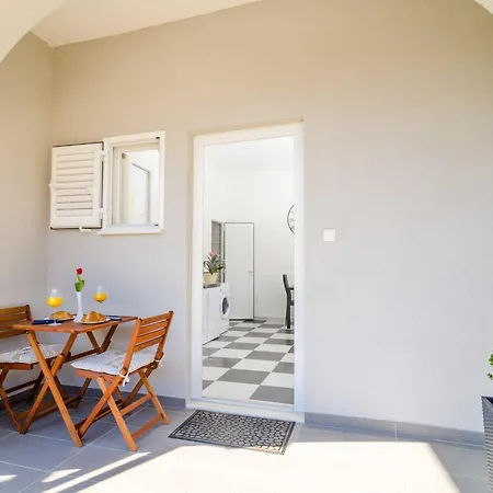 Apartment Amabilis - One Bedroom With Terrace And View Mlini