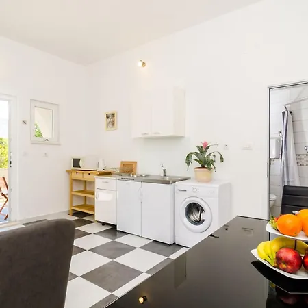 Amabilis - One Bedroom With Terrace And View *