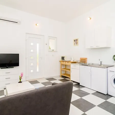 Amabilis - One Bedroom With Terrace And View Апартаменты