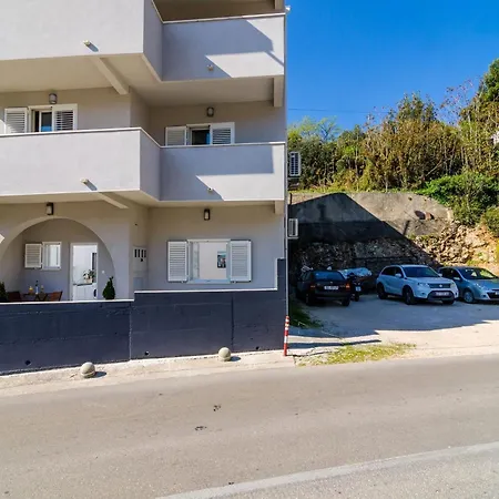 Апартаменты Amabilis - One Bedroom With Terrace And View