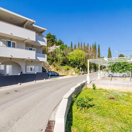 Amabilis - One Bedroom With Terrace And View Apartment *
