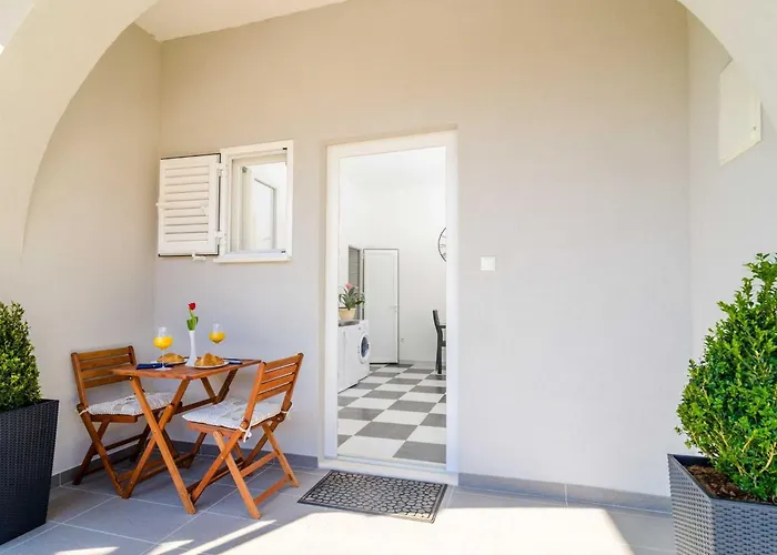 شقة Amabilis - One Bedroom With Terrace And View مْليني