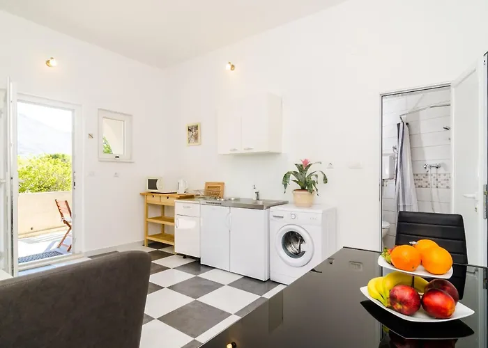 Amabilis - One Bedroom With Terrace And View *