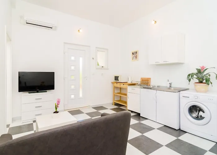 Amabilis - One Bedroom With Terrace And View شقة